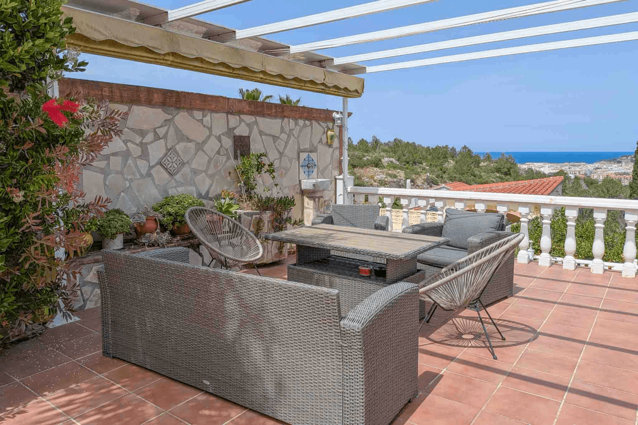 C4XY8333DEN Villa con piscina y vistas panorámicas al mar a la venta en Denia.
