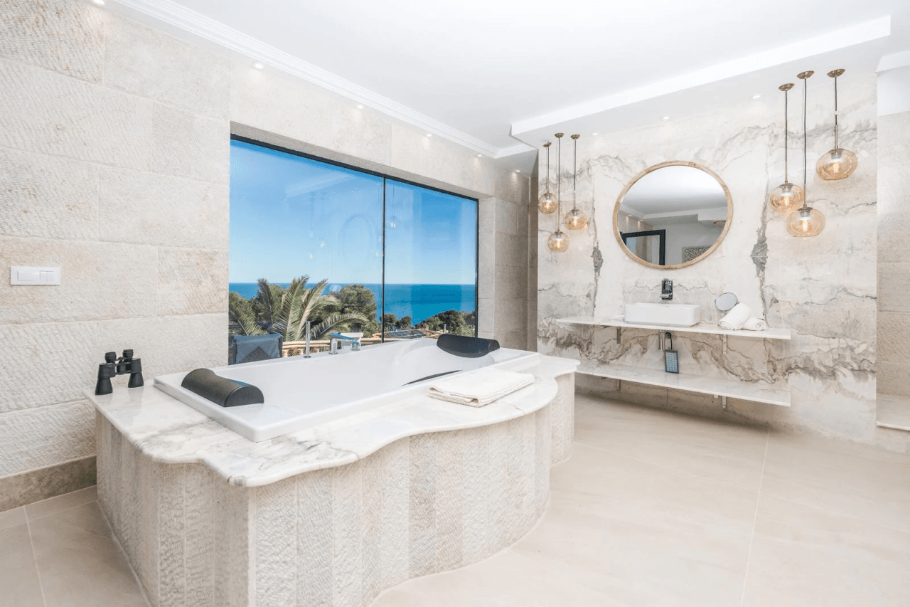 Luxury villa for sale in Jávea with pool, sea views, and independent apartment – Balcón al Mar, Costa Blanca