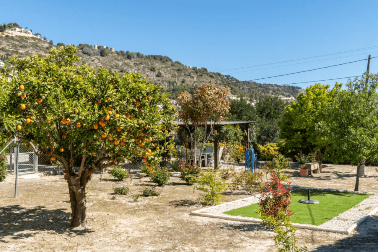 Villa for sale with sea views in Jávea
