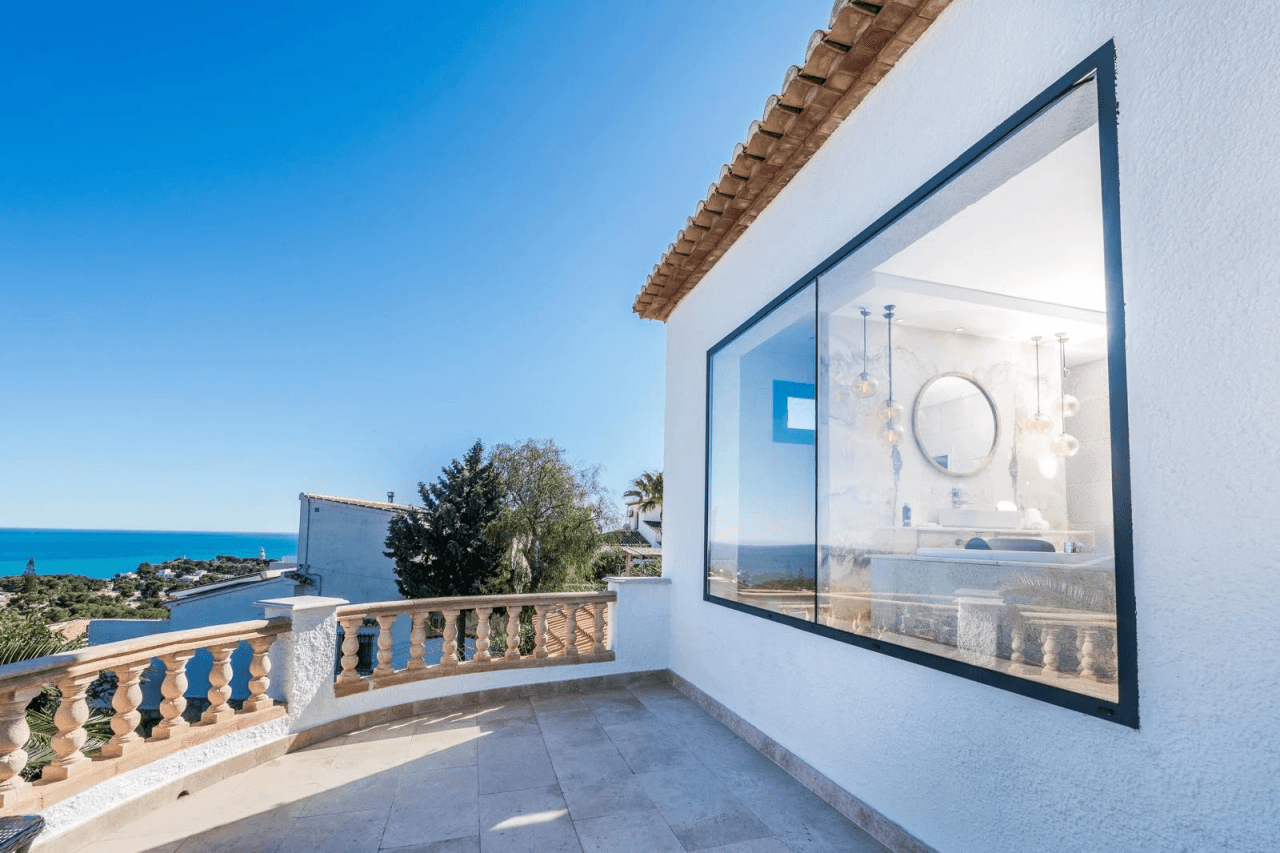 Luxury villa for sale in Jávea with pool, sea views, and independent apartment – Balcón al Mar, Costa Blanca