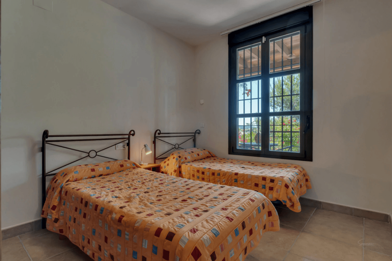 Impressive villa for sale in Jávea, with indoor and outdoor swimming pools