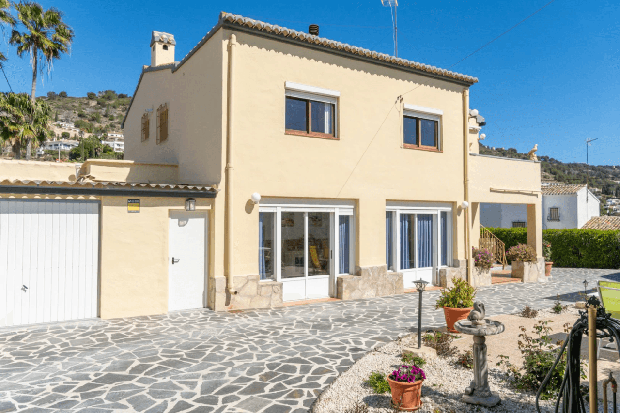 Villa a la venta con vistas al mar en Jávea