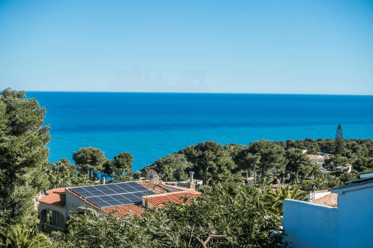 Luxury villa for sale in Jávea with pool, sea views, and independent apartment – Balcón al Mar, Costa Blanca
