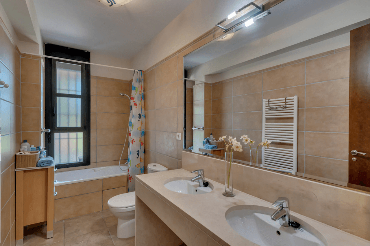 Impressive villa for sale in Jávea, with indoor and outdoor swimming pools