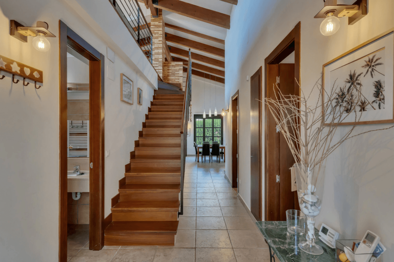 Impressive villa for sale in Jávea, with indoor and outdoor swimming pools