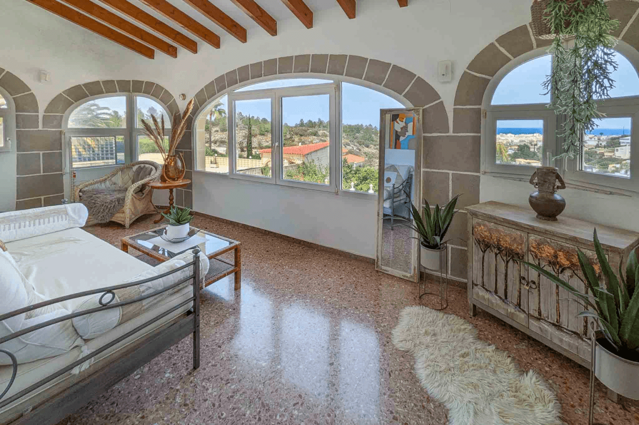C4XY8333DEN Villa con piscina y vistas panorámicas al mar a la venta en Denia.