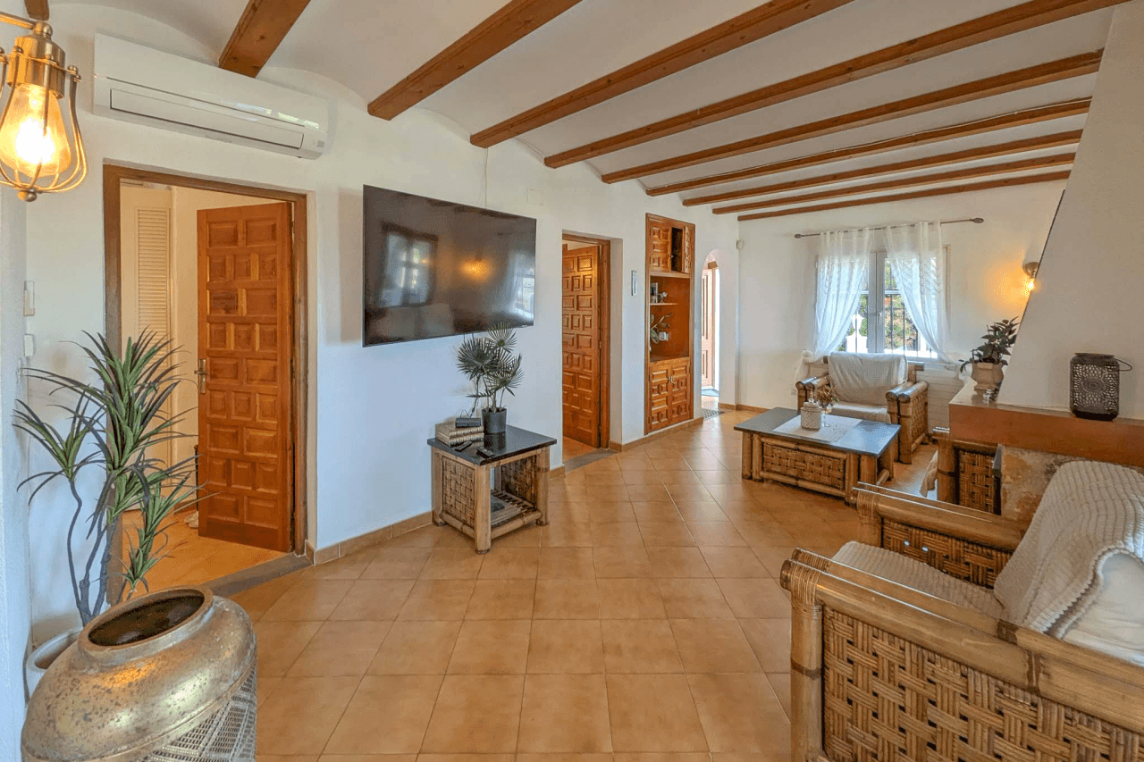 C4XY8333DEN Villa con piscina y vistas panorámicas al mar a la venta en Denia.