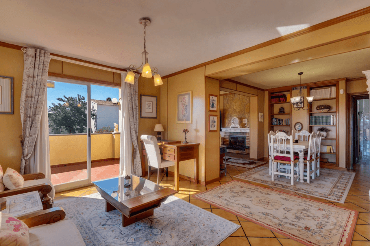 Villa for sale with sea views in Jávea