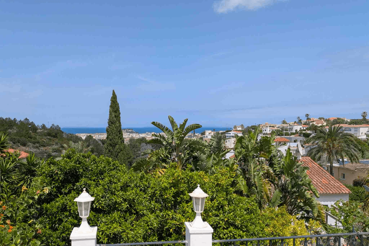 C4XY8333DEN Villa con piscina y vistas panorámicas al mar a la venta en Denia.