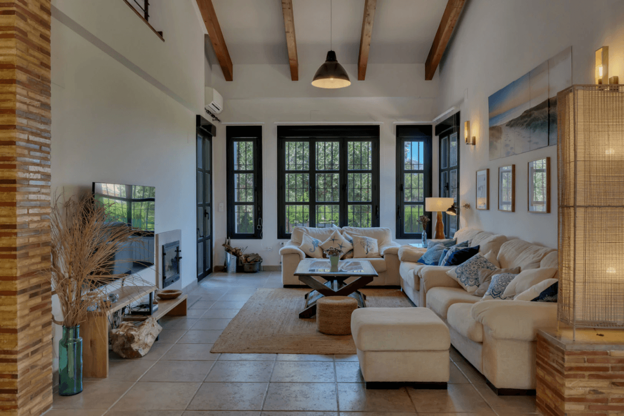Impressive villa for sale in Jávea, with indoor and outdoor swimming pools