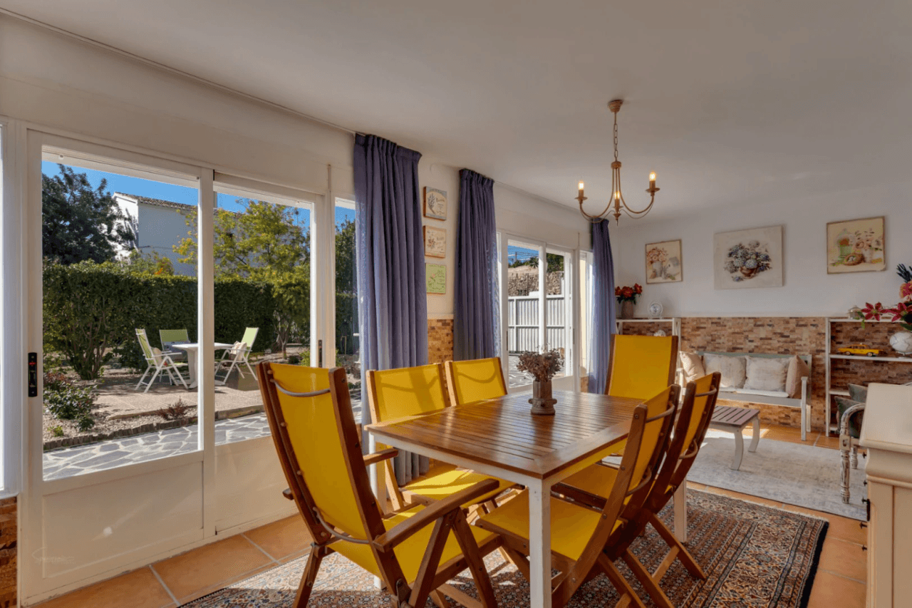 Villa for sale with sea views in Jávea
