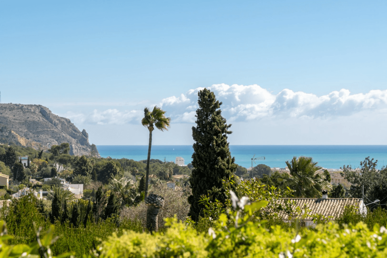 Villa for sale with sea views in Jávea