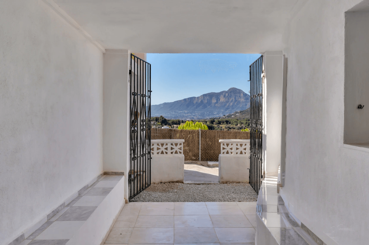 Villa with stunning panoramic views, in Jávea