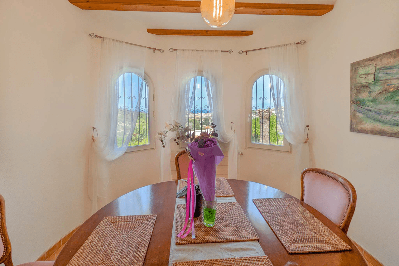 C4XY8333DEN Villa con piscina y vistas panorámicas al mar a la venta en Denia.
