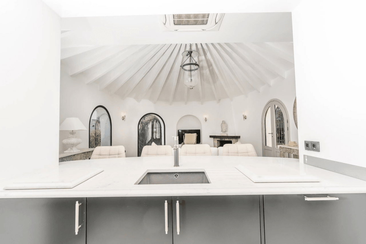Luxury villa for sale in Jávea with pool, sea views, and independent apartment – Balcón al Mar, Costa Blanca