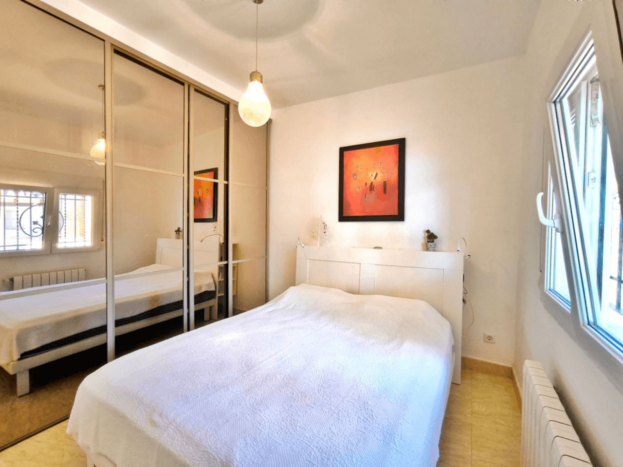 Villa con apartamento de invitados y vistas al mar en Dénia