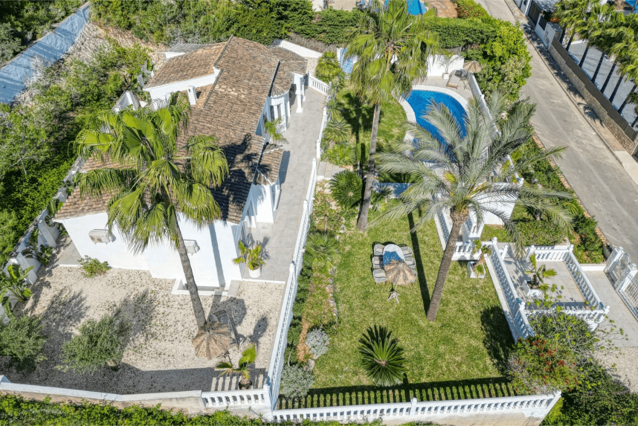 C3XY4646JAV Renovated villa with sea view for sale in Piver