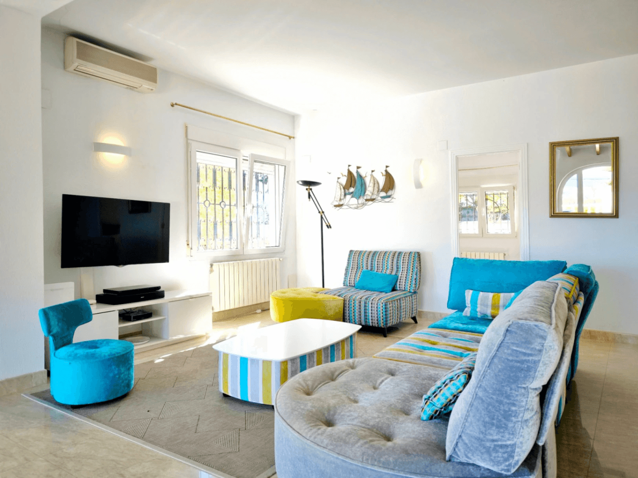Villa con apartamento de invitados y vistas al mar en Dénia