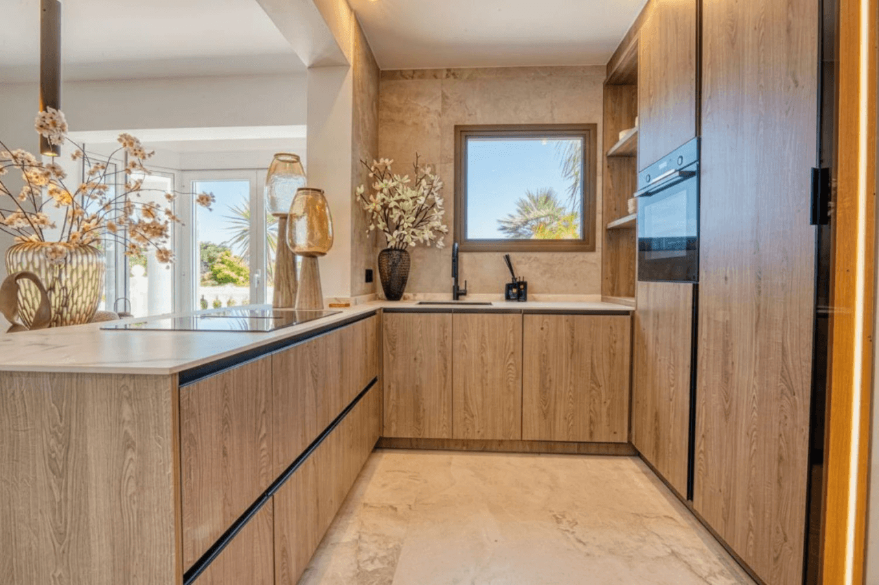 C3XY4646JAV Renovated villa with sea view for sale in Piver