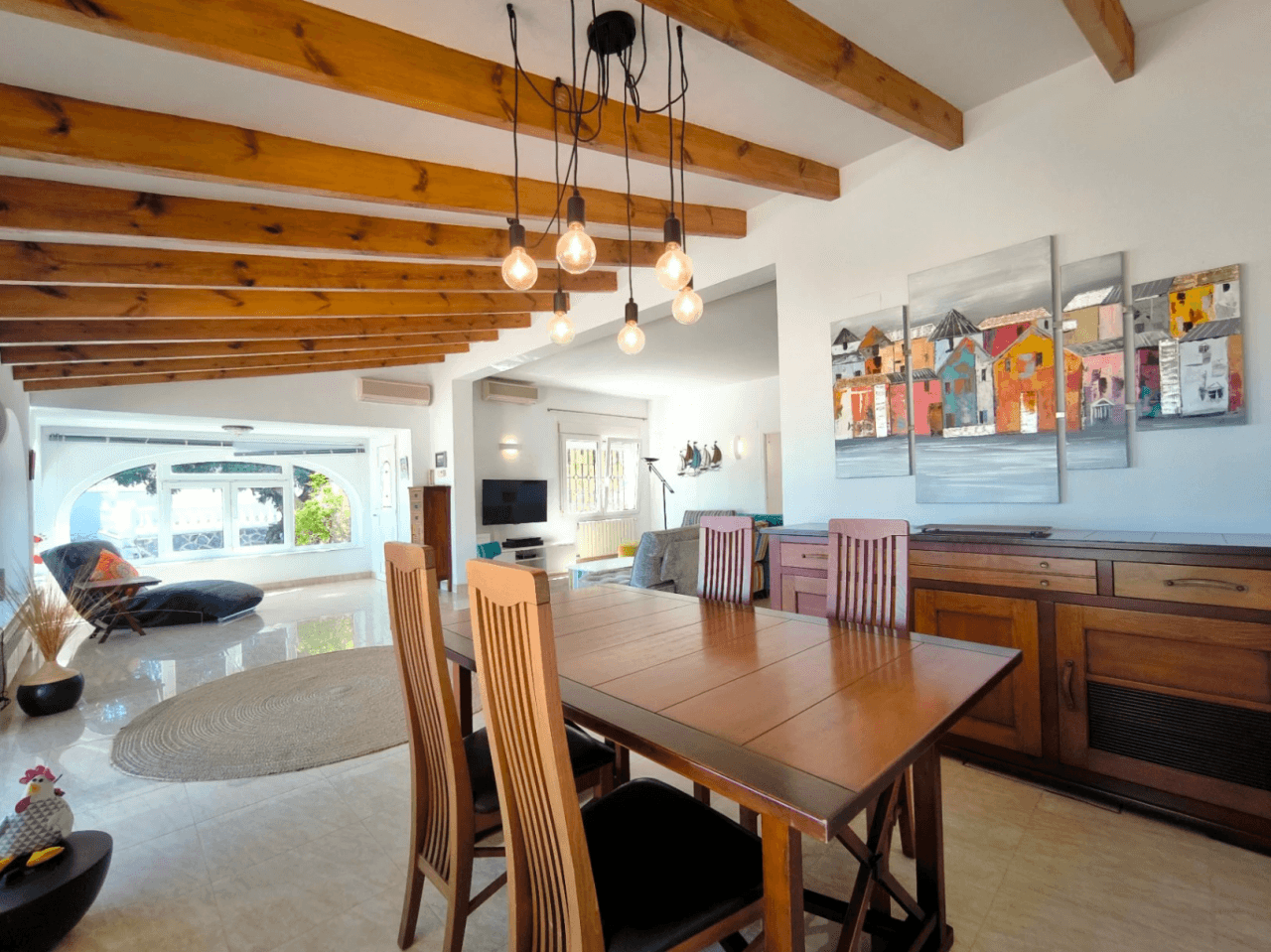 Villa con apartamento de invitados y vistas al mar en Dénia