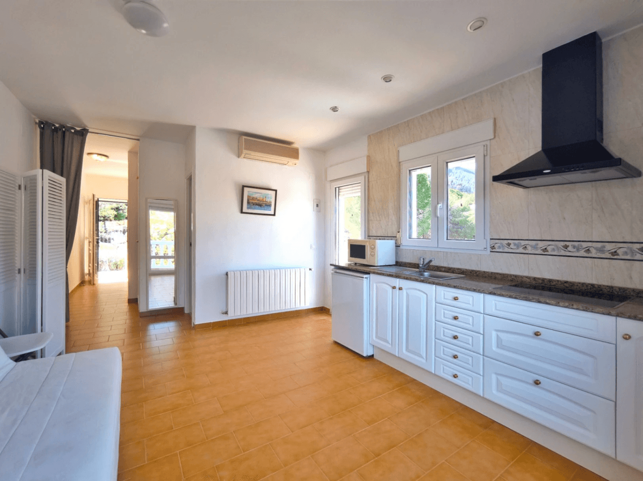 Villa con apartamento de invitados y vistas al mar en Dénia