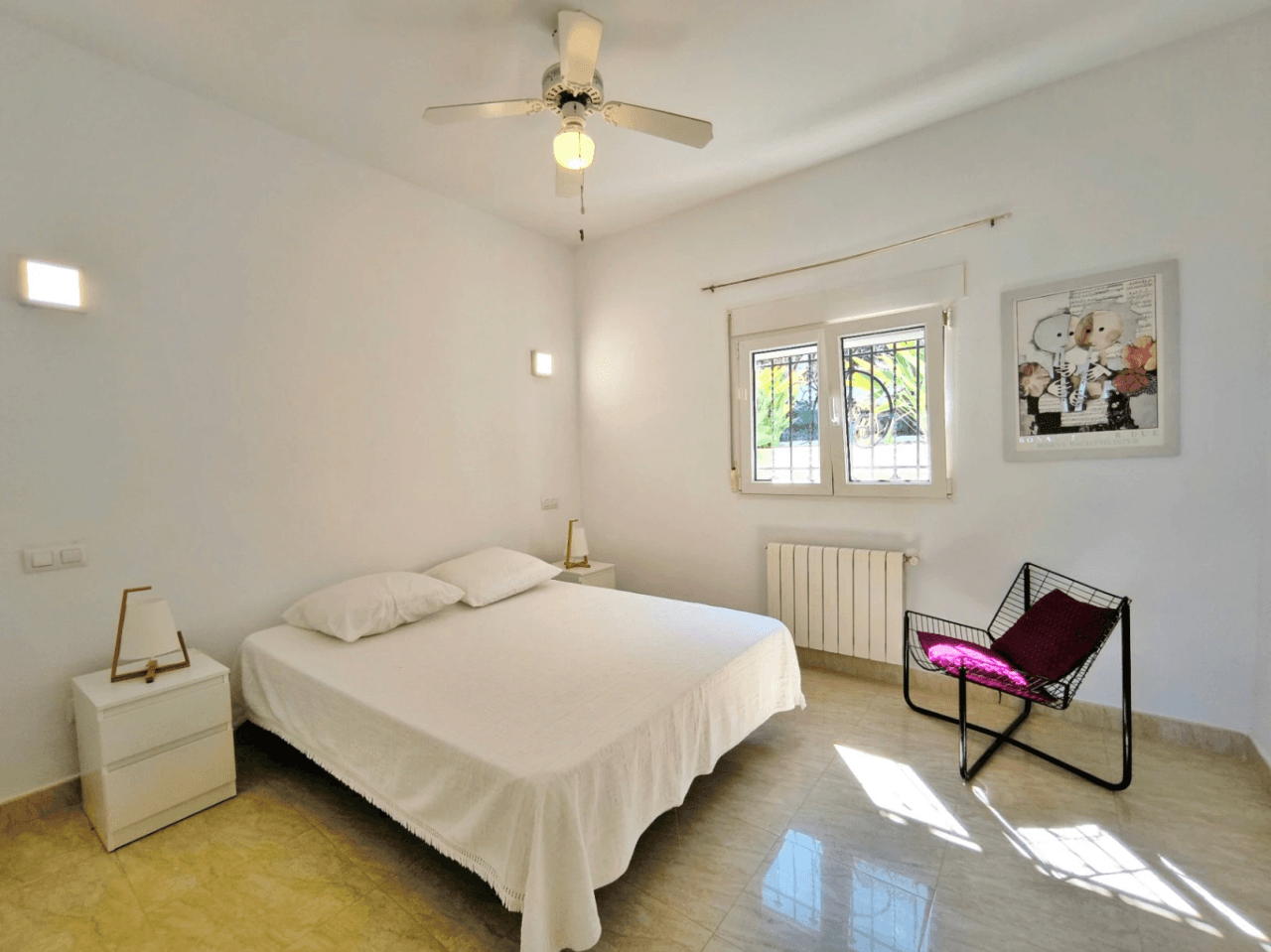 Villa con apartamento de invitados y vistas al mar en Dénia