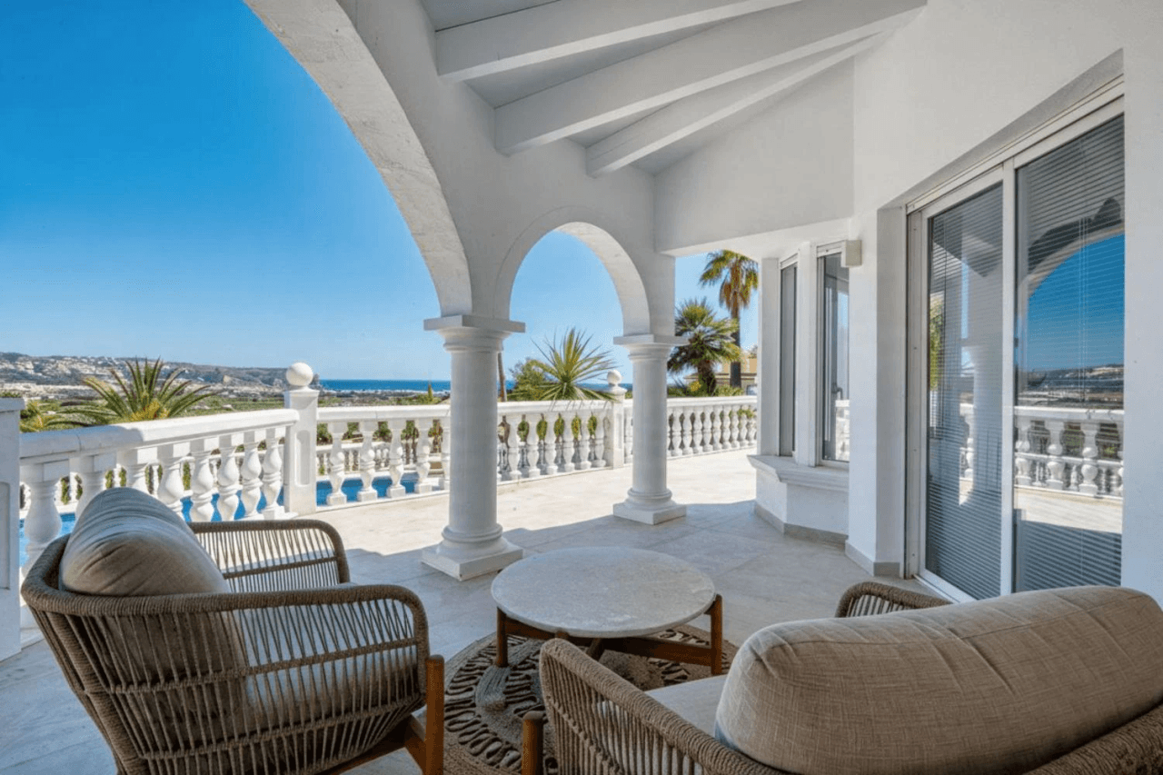 C3XY4646JAV Renovated villa with sea view for sale in Piver