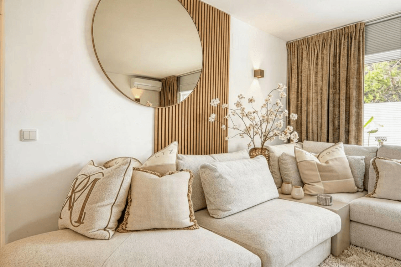 C3XY4646JAV Renovated villa with sea view for sale in Piver