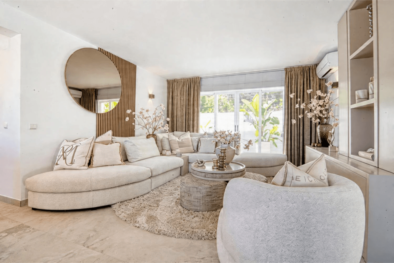 C3XY4646JAV Renovated villa with sea view for sale in Piver