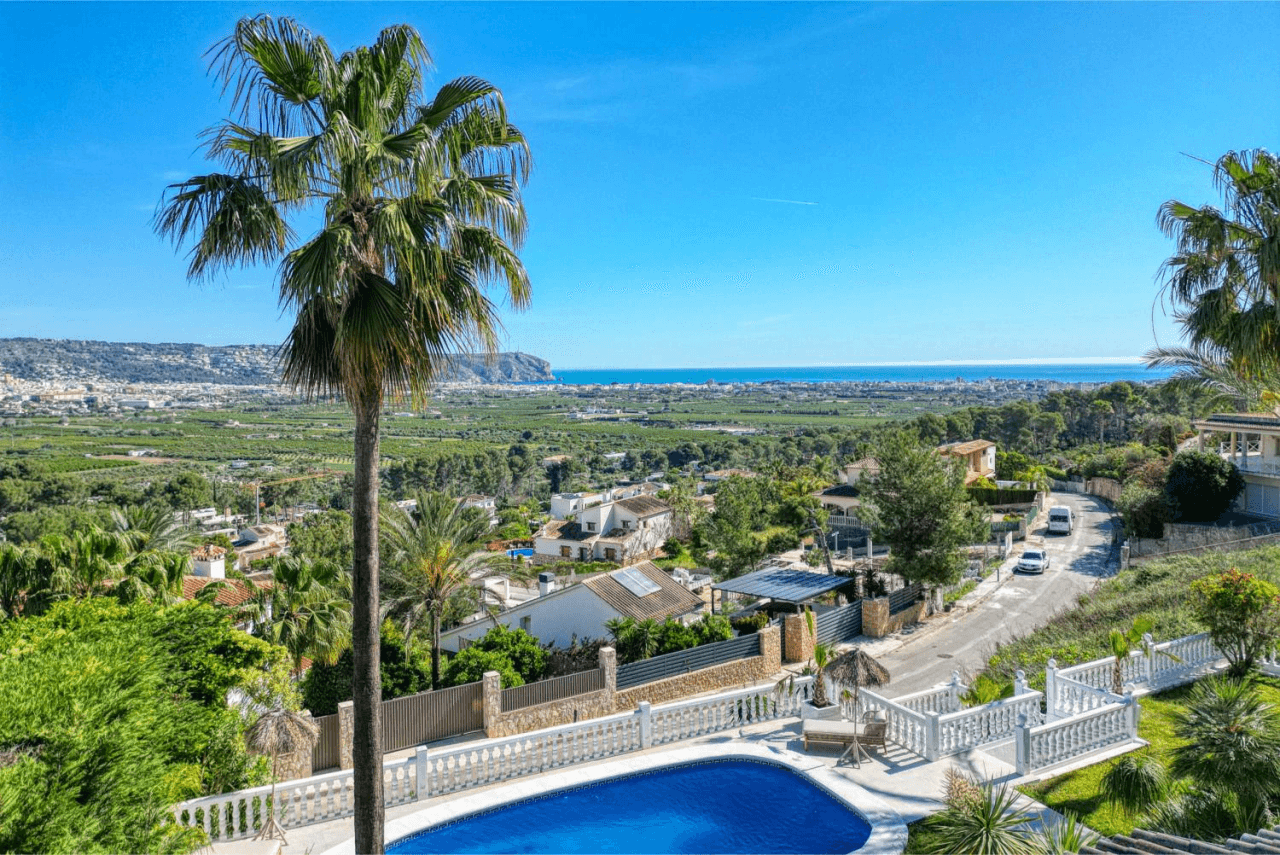 C3XY4646JAV Renovated villa with sea view for sale in Piver
