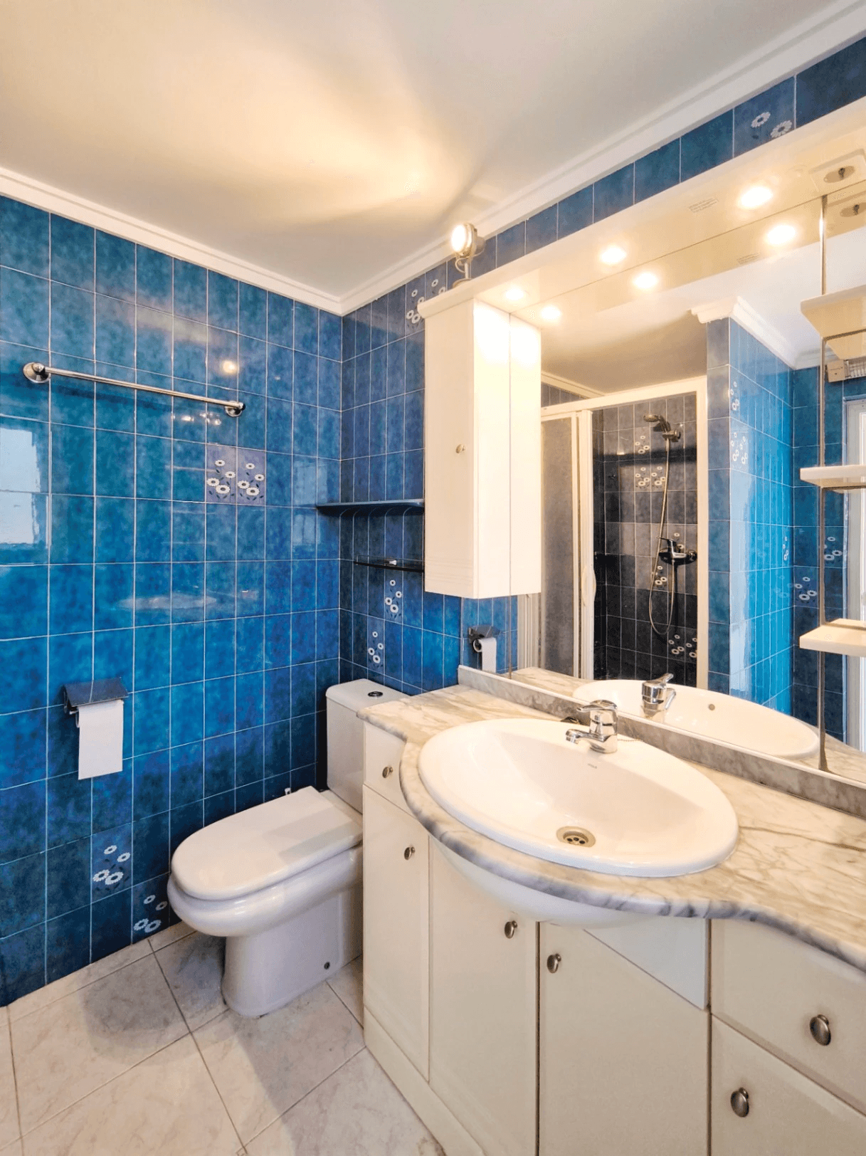 Villa con apartamento de invitados y vistas al mar en Dénia