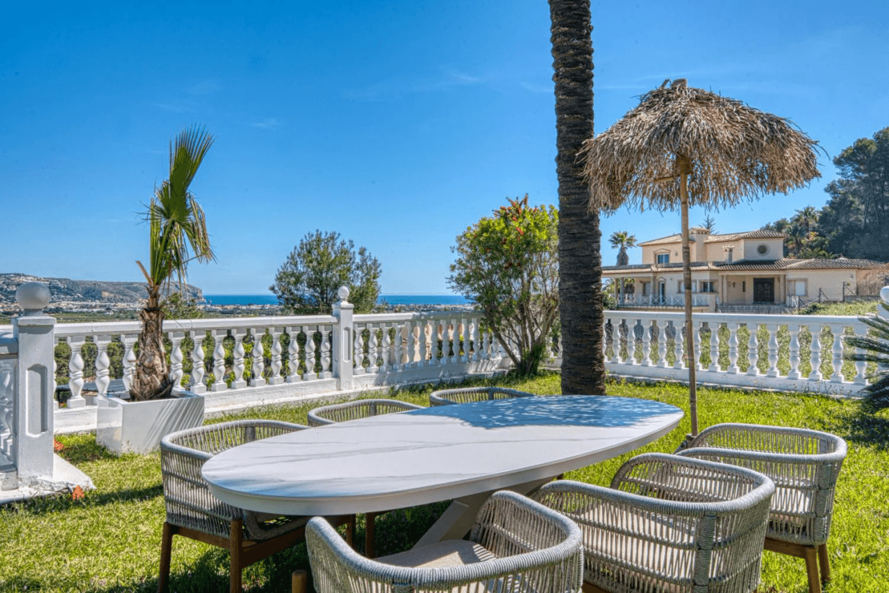 C3XY4646JAV Renovated villa with sea view for sale in Piver