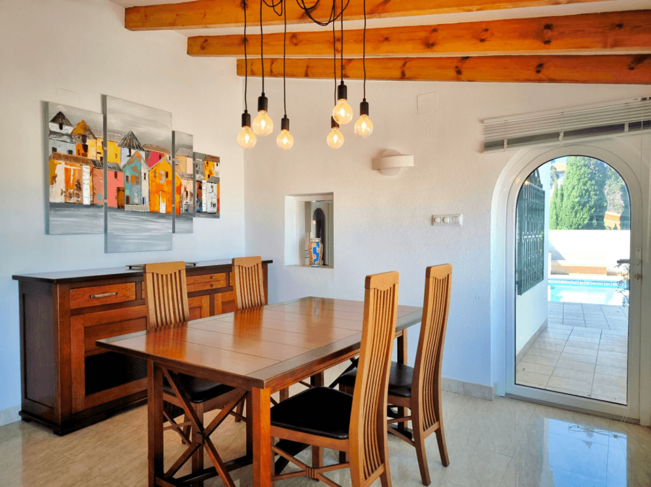 Villa con apartamento de invitados y vistas al mar en Dénia
