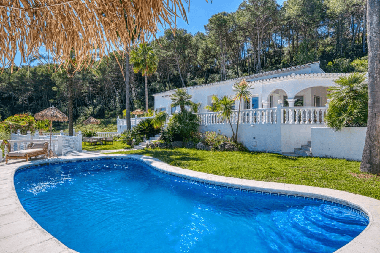 C3XY4646JAV Renovated villa with sea view for sale in Piver