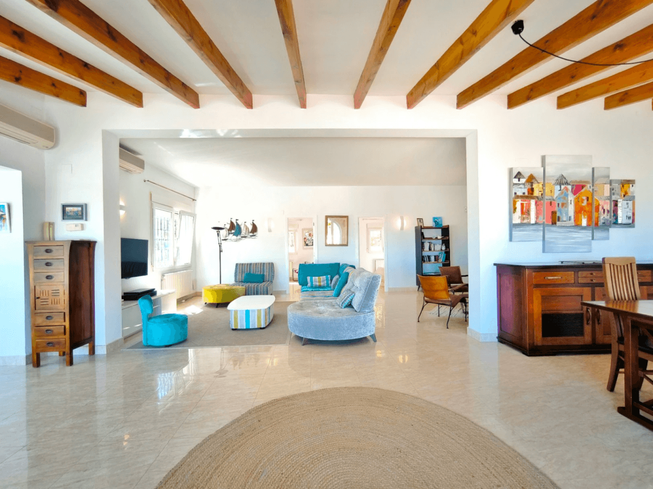 Villa con apartamento de invitados y vistas al mar en Dénia