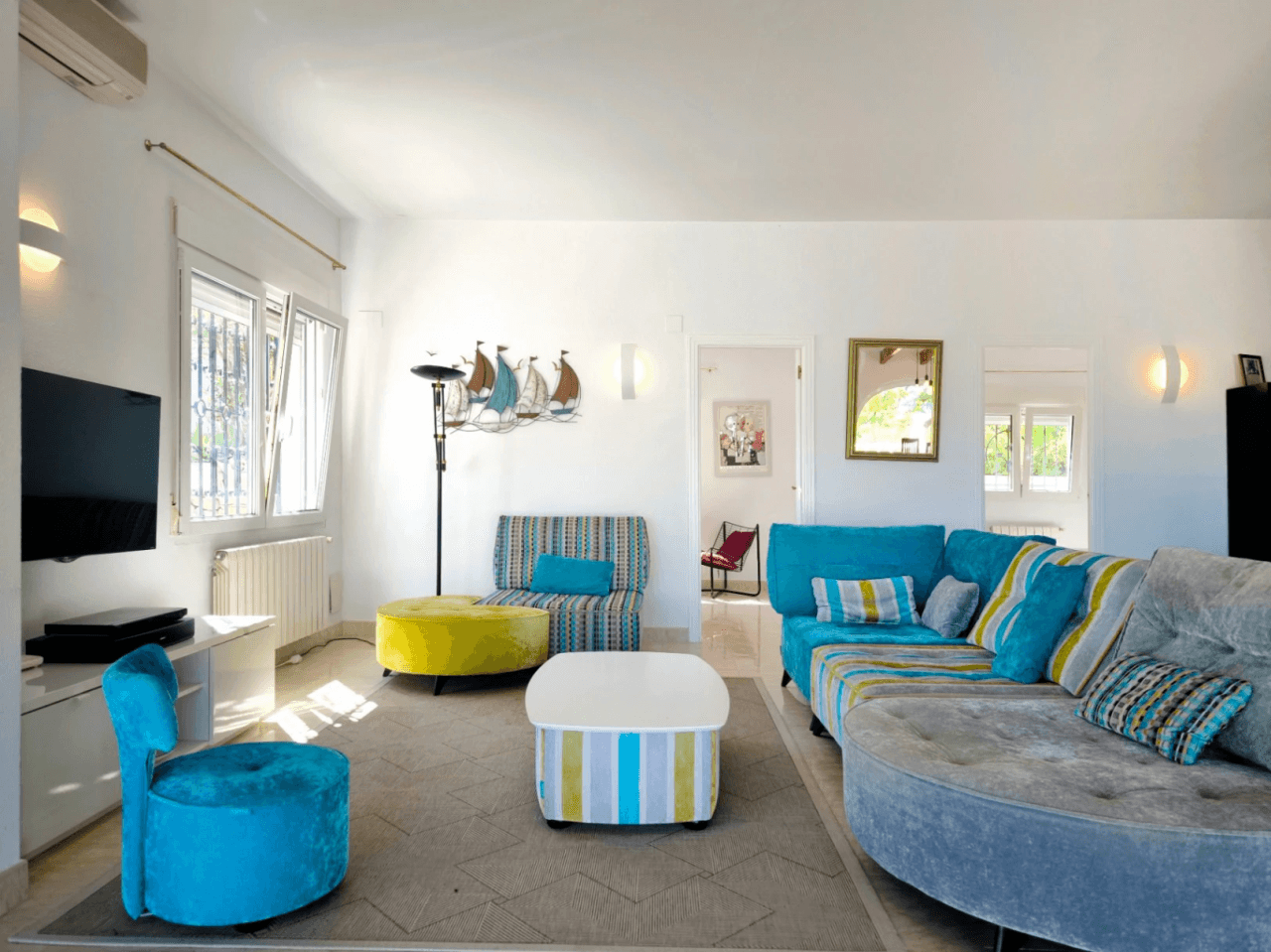 Villa con apartamento de invitados y vistas al mar en Dénia