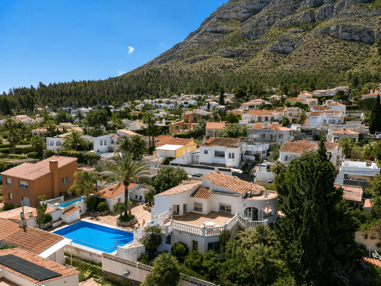 Villa de 3 dormitorios y vistas al mar en el Montgó, Dénia