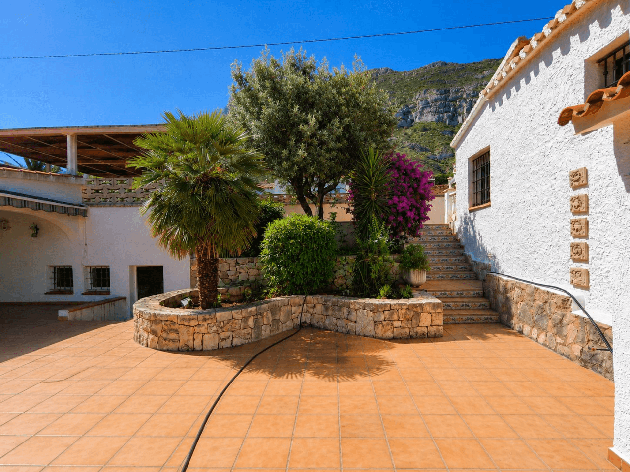 Villa de 3 dormitorios y vistas al mar en el Montgó, Dénia