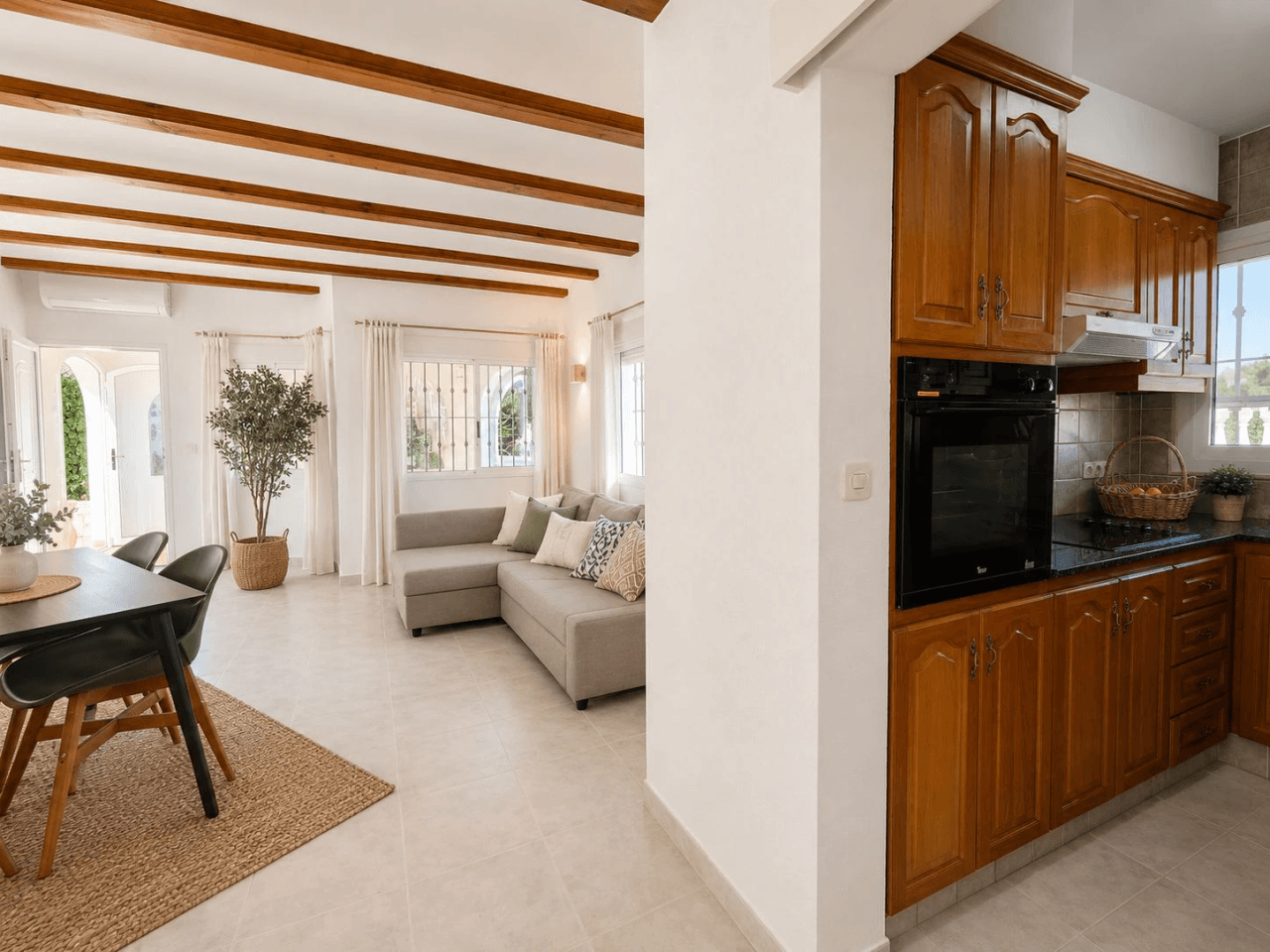 Villa de 3 dormitorios y vistas al mar en el Montgó, Dénia