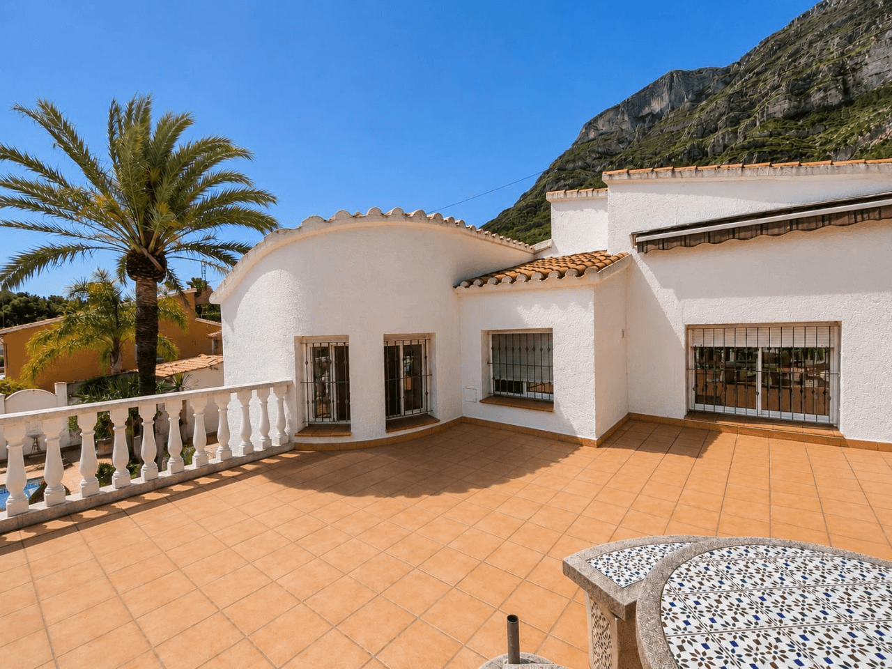 Villa de 3 dormitorios y vistas al mar en el Montgó, Dénia