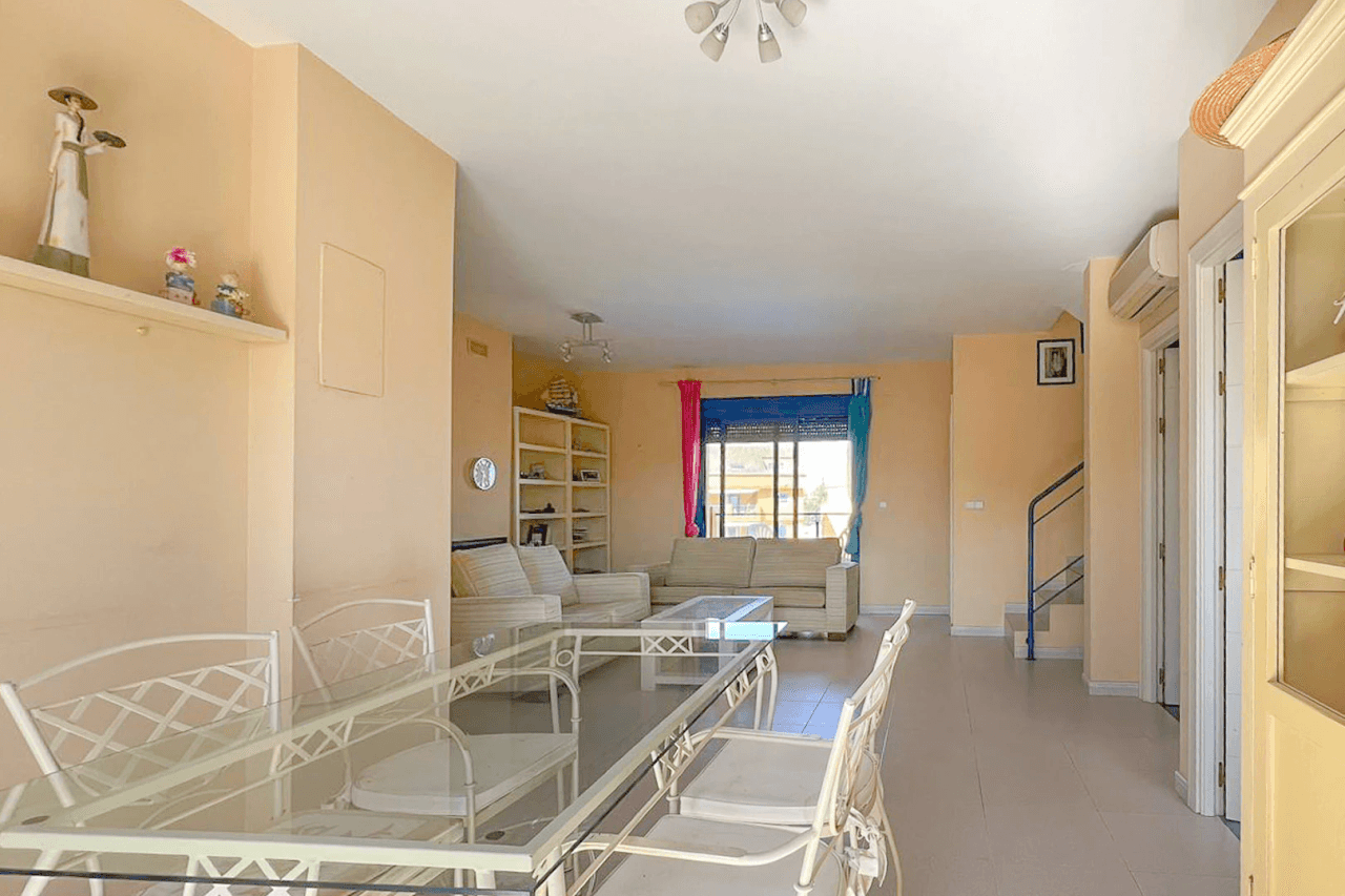 8269DEN Duplex penthouse avec terrasse et vue partielle sur la mer à vendre à Las Marina, Denia.