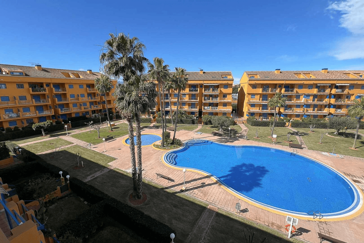 8269DEN Duplex penthouse avec terrasse et vue partielle sur la mer à vendre à Las Marina, Denia.
