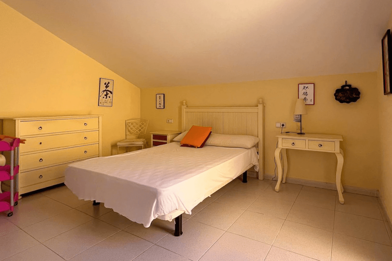 8269DEN Duplex penthouse avec terrasse et vue partielle sur la mer à vendre à Las Marina, Denia.