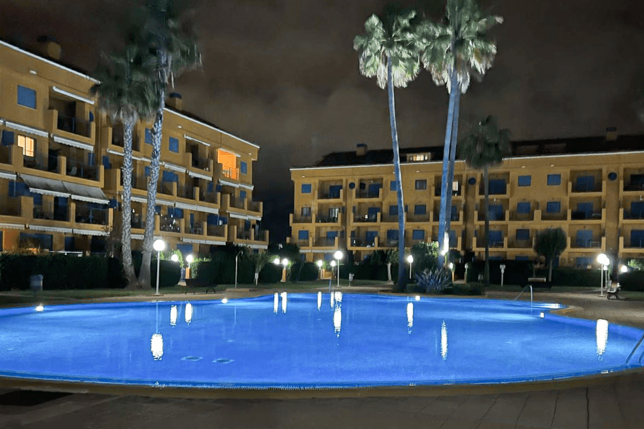 8269DEN Duplex penthouse avec terrasse et vue partielle sur la mer à vendre à Las Marina, Denia.