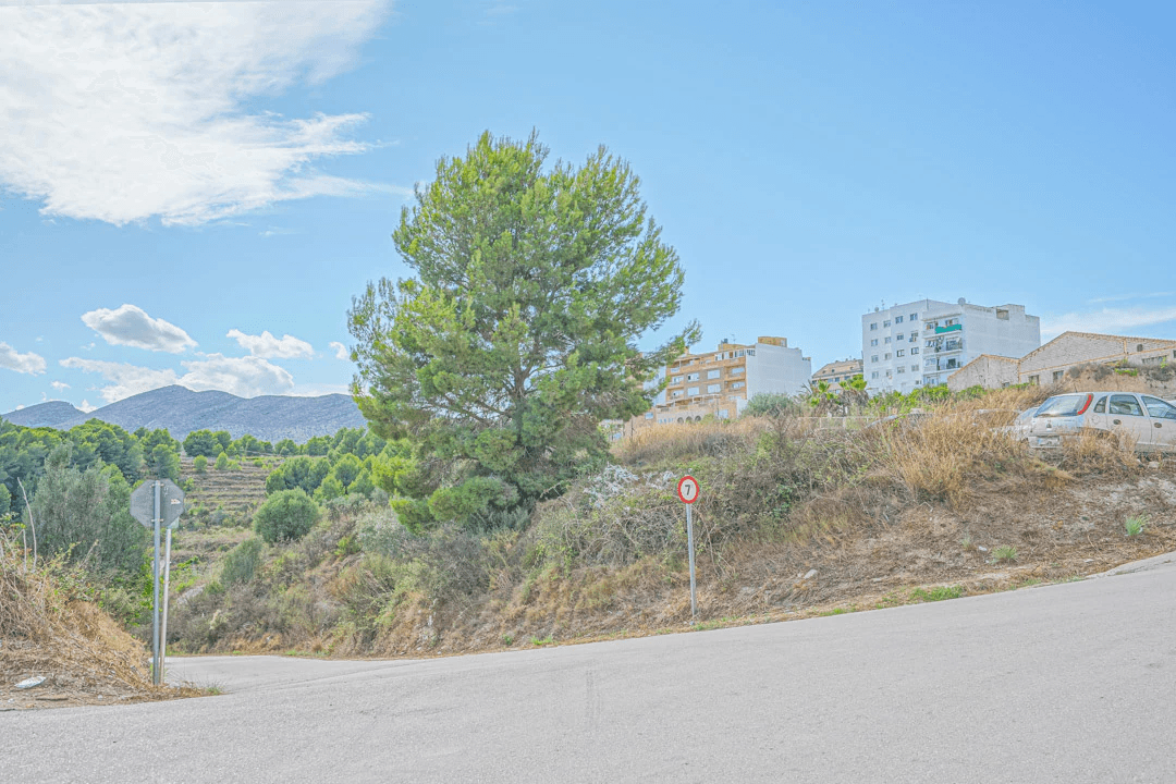 C3XY4294BEN Parcela urbanizable con vistas al mar en venta en el centro de Benissa