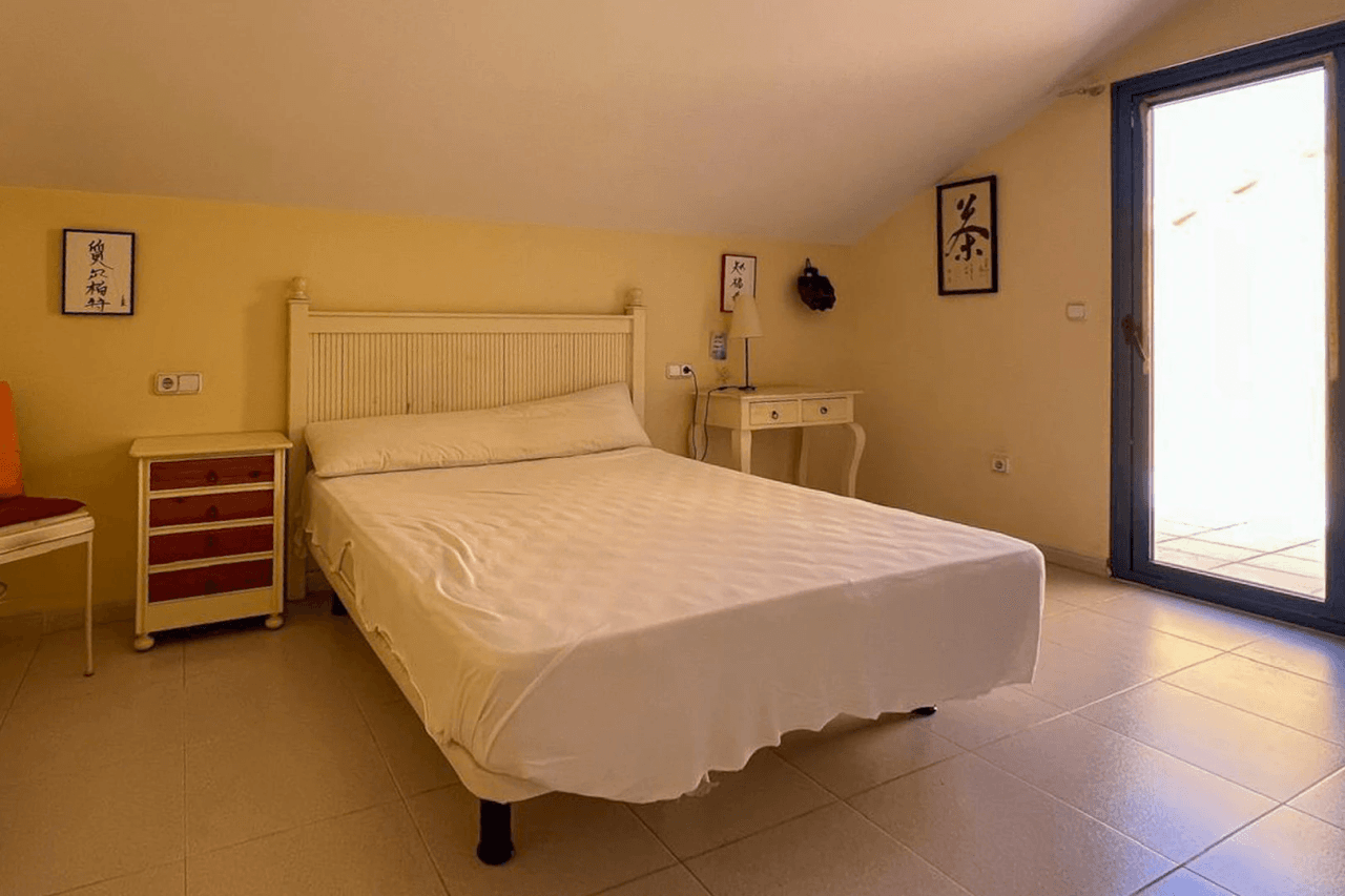 8269DEN Duplex penthouse avec terrasse et vue partielle sur la mer à vendre à Las Marina, Denia.