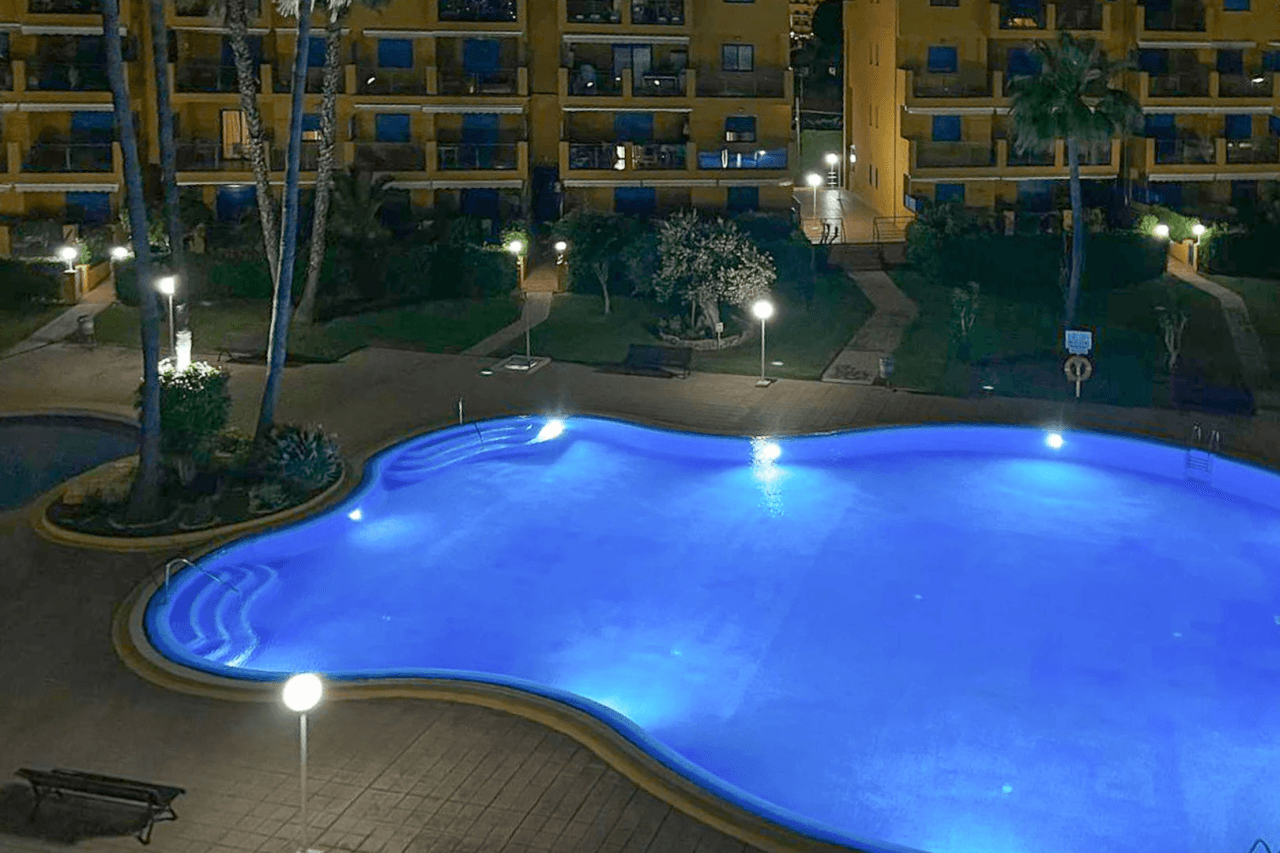 8269DEN Duplex penthouse avec terrasse et vue partielle sur la mer à vendre à Las Marina, Denia.