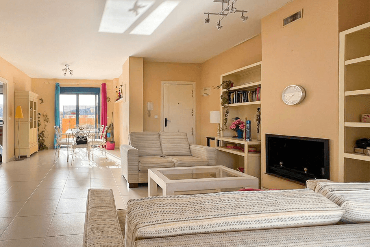 8269DEN Duplex penthouse avec terrasse et vue partielle sur la mer à vendre à Las Marina, Denia.