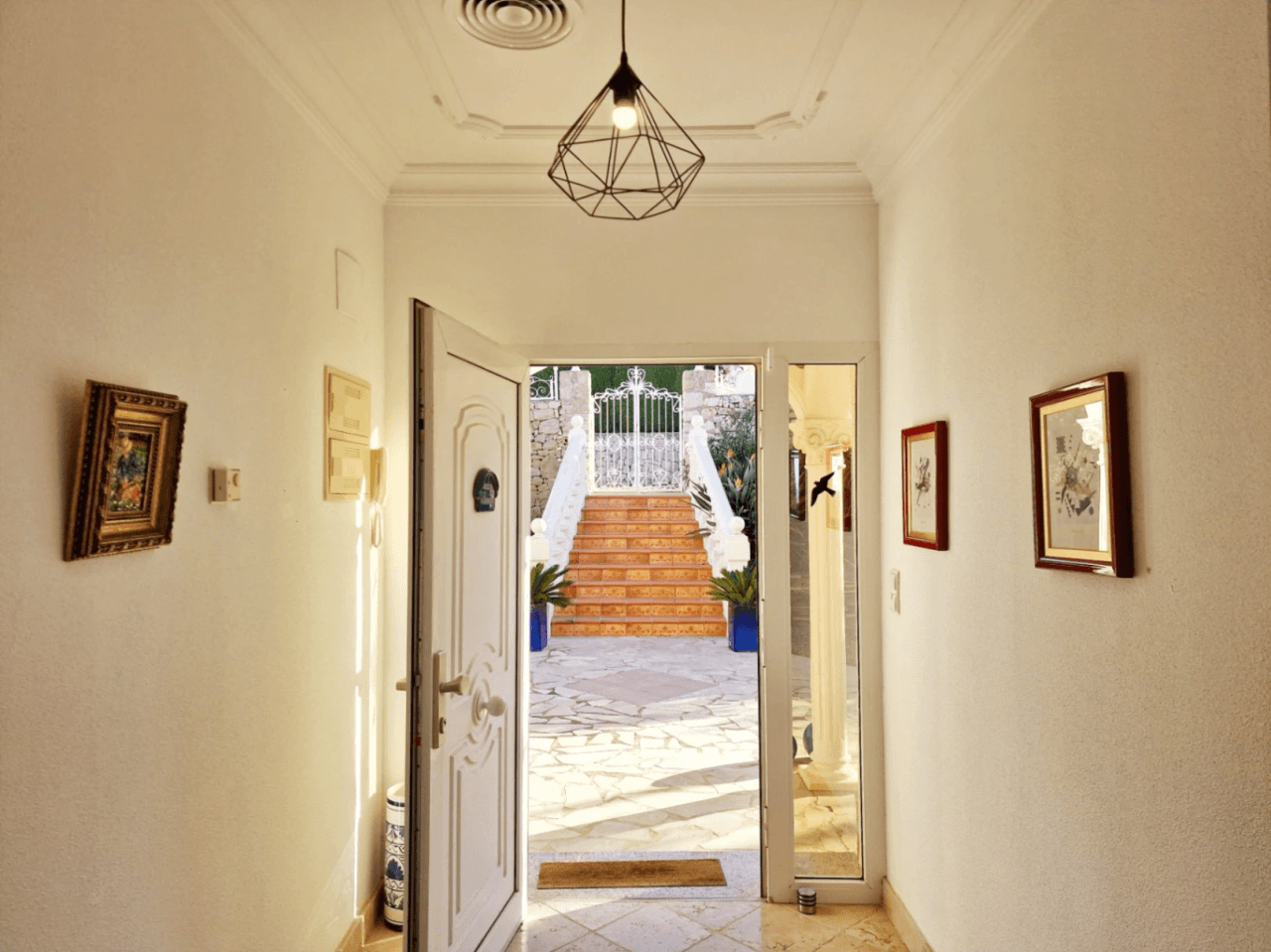 Gelijkvloerse villa met uitzicht op zee in Marquesa VI