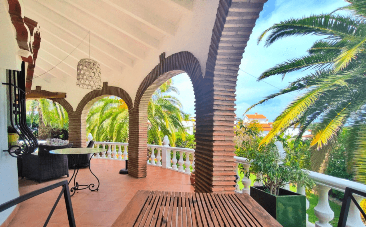 Gerestaureerde villa met 2 slaapkamers in Montgó, Dénia